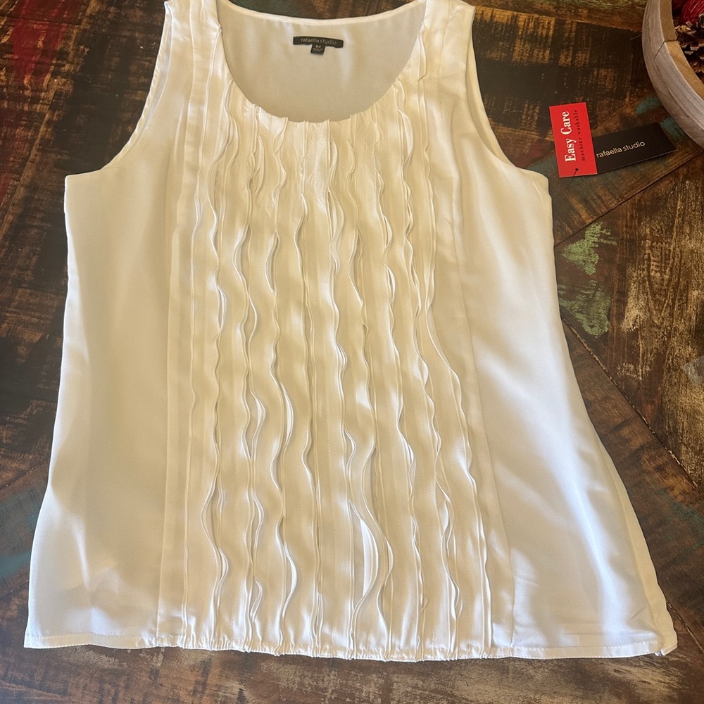 Rafaela Studio Cottagecore Ruffle White Sleeveless Blouse Tank Top Size M NWT - Picture 7 of 8